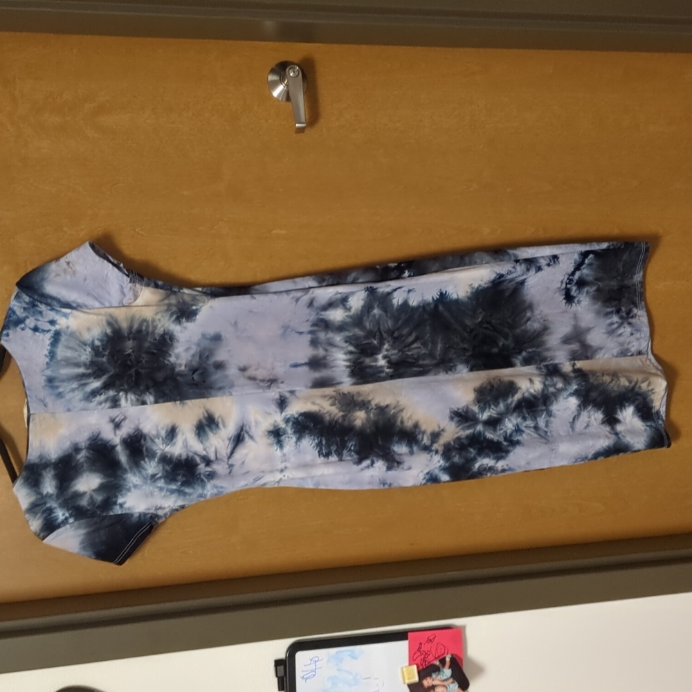 See You Monday Tie-Dye Dress - Body Skimming - Hour Glass - Lightweight - EUC - Picture 6 of 11